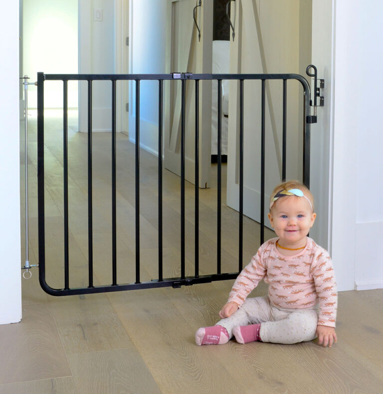 Auto-Lock Safety Gate (Model MG-15)