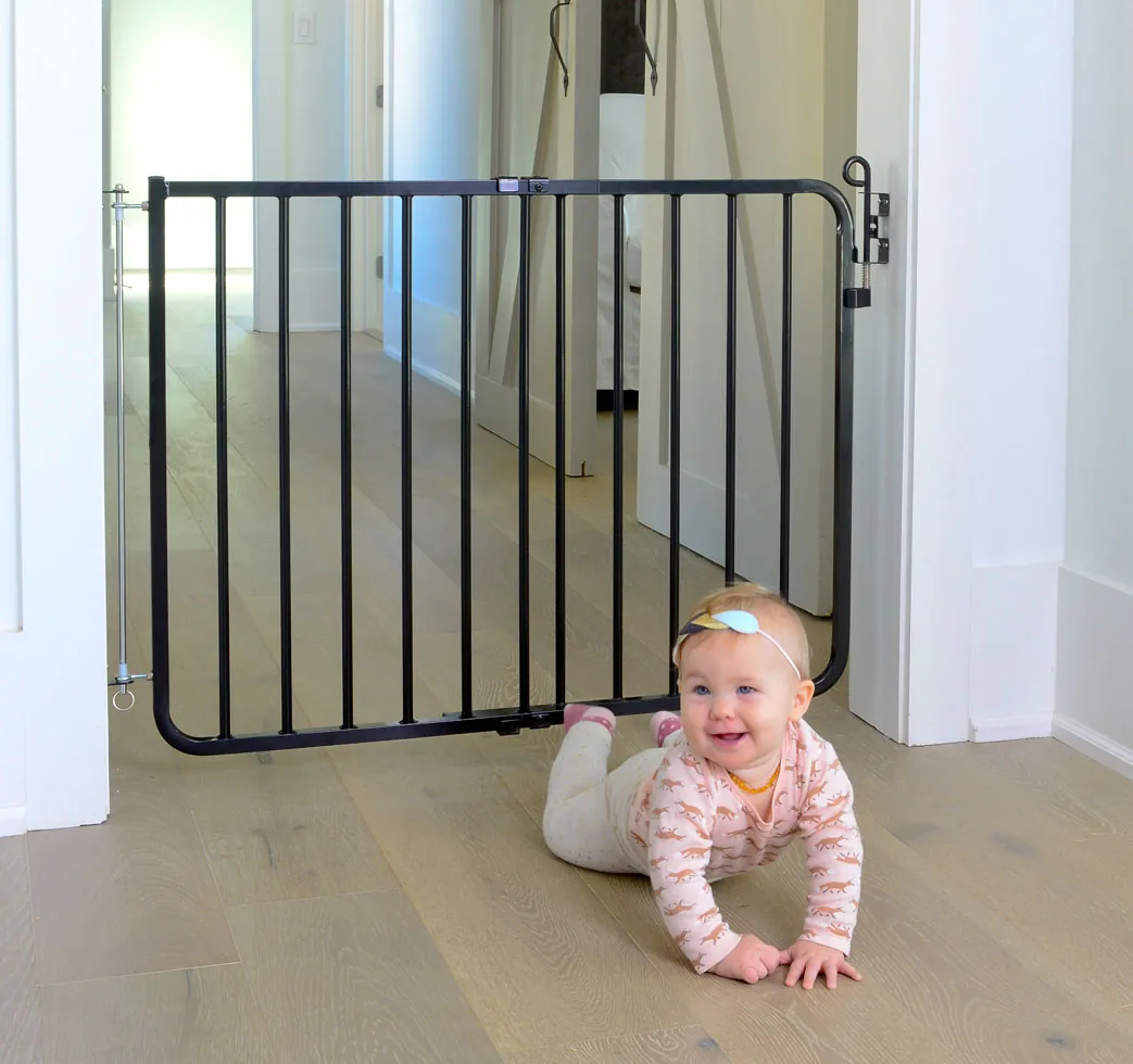 Auto-Lock Safety Gate (Model MG-15)