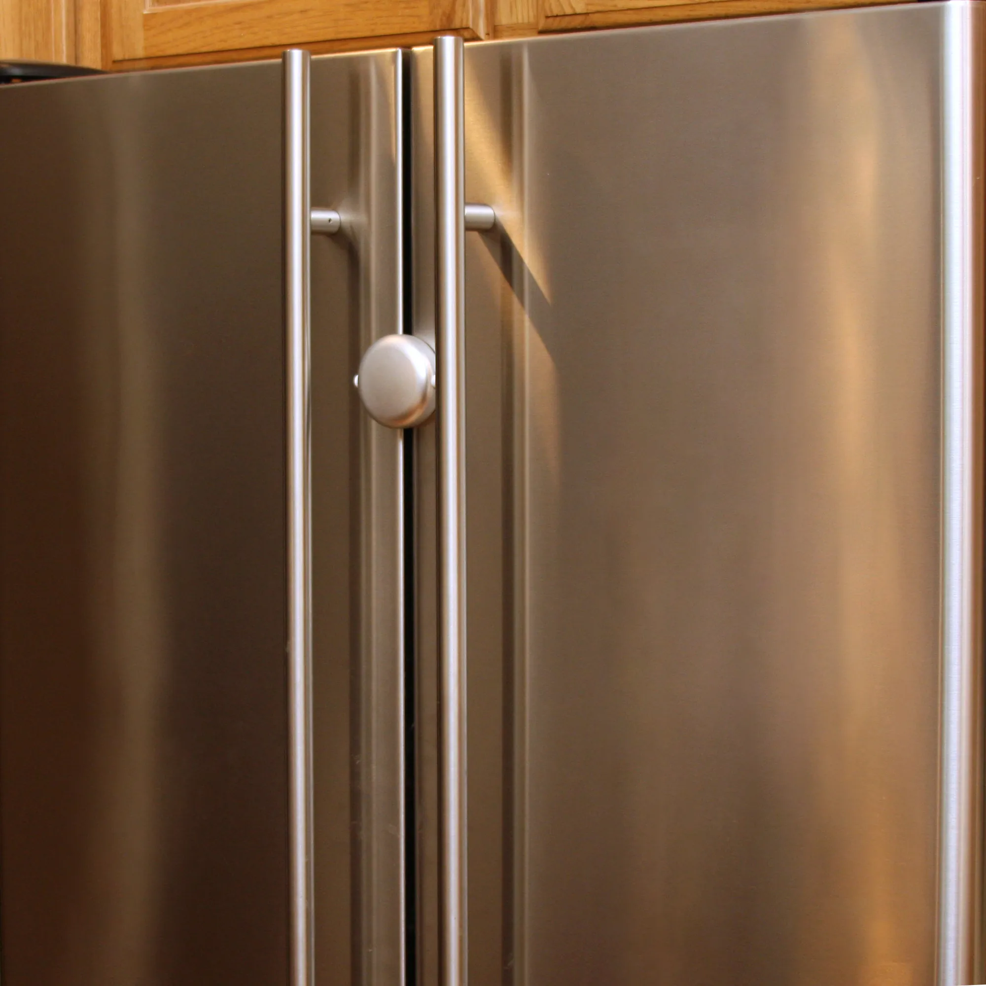 Qdos Adhesive Fridge/Freezer Lock